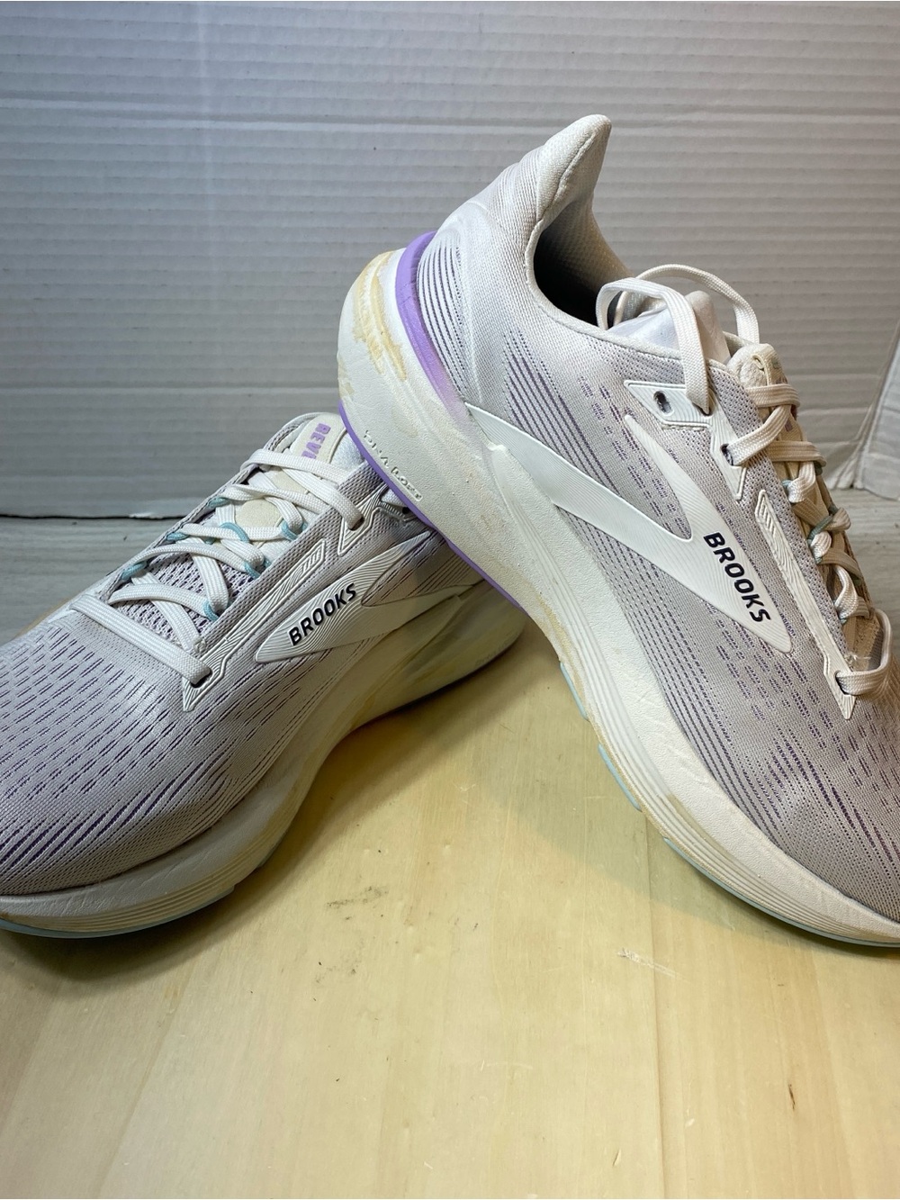 Brooks Revel 6 Women's Running Shoes Size 9 Medium B cream Purple 1204561B160 - Picture 7 of 11